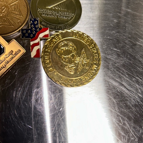 Marine pin and collection. - Picture 6 of 9